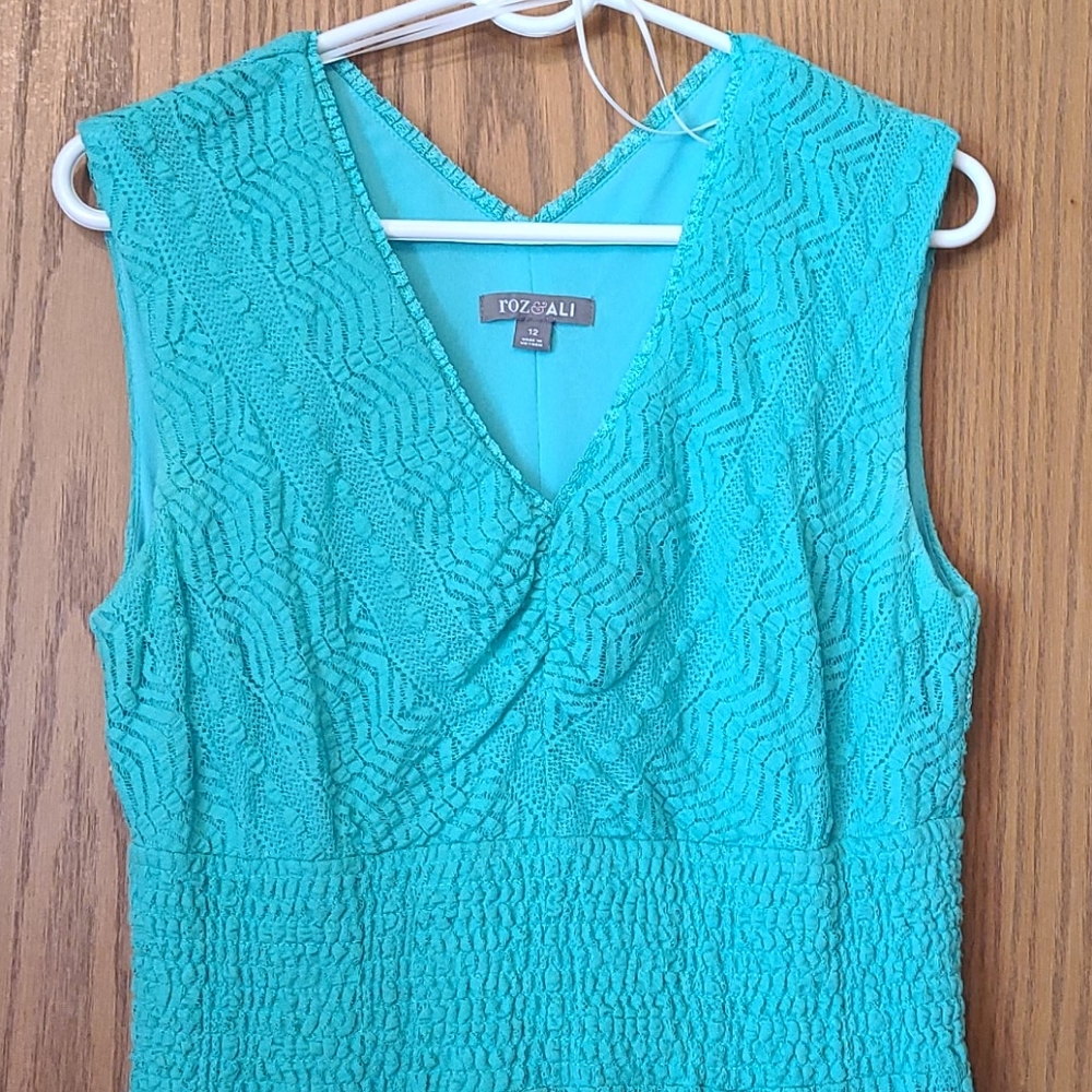 Dress - Picture 2 of 4